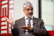 Presidente interino do PT, Humberto Costa