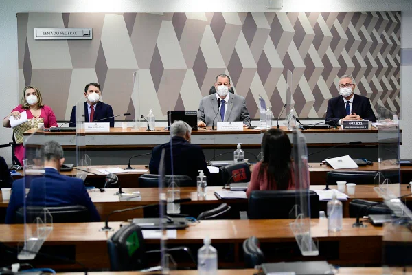 Representante de secretarias municipais de Saúde na CPI: “Não há recomendação para uso de cloroquina”