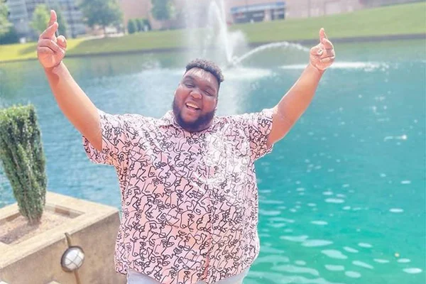 Estrela do American Idol morre aos 23 anos em acidente de carro