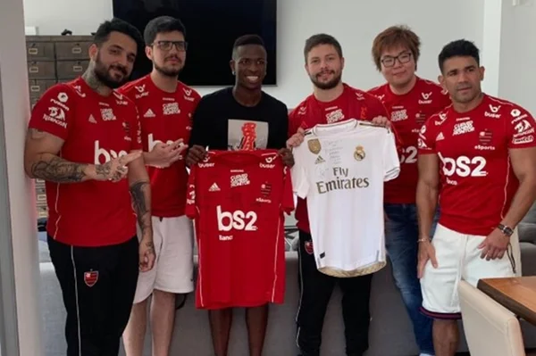 Atleta do Flamengo sofre grave acidente de carro e pai morre