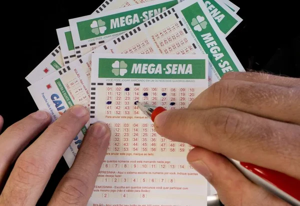 Confira os números sorteados no concurso 2.157 da Mega-Sena