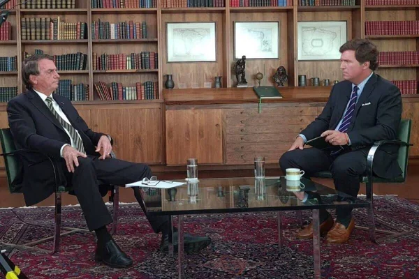 À Fox, Bolsonaro cita “esquerda desesperada”: “Estamos indo muito bem”