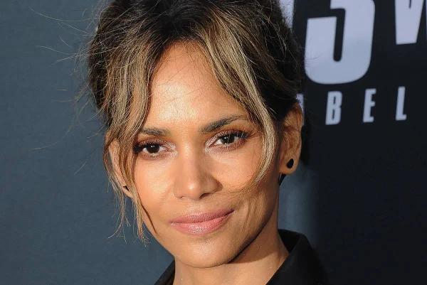 Filme sobre atleta de MMA dirigido por Halle Berry é comprado pela Netflix