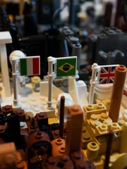 Bandeiras do Brasil, Itália e Reino Unido estão presentes na arte