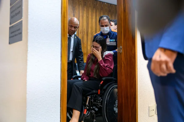 CPMI do INSS: depoente tem crise de ansiedade e deixa audiência