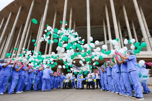 Hospital do Mané Garrincha registra 1,7 mil curados da Covid-19 e é fechado