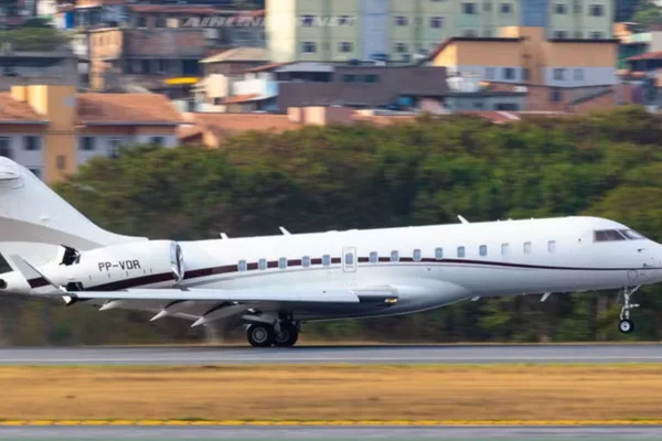 Bimotor Bombardier Global XRS