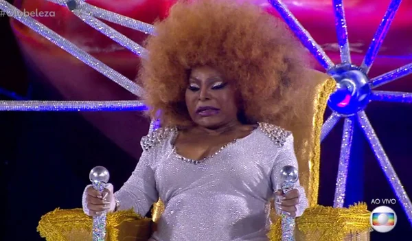 Em passagem histórica, Elza Soares afirmou ter vindo do “planeta Fome”