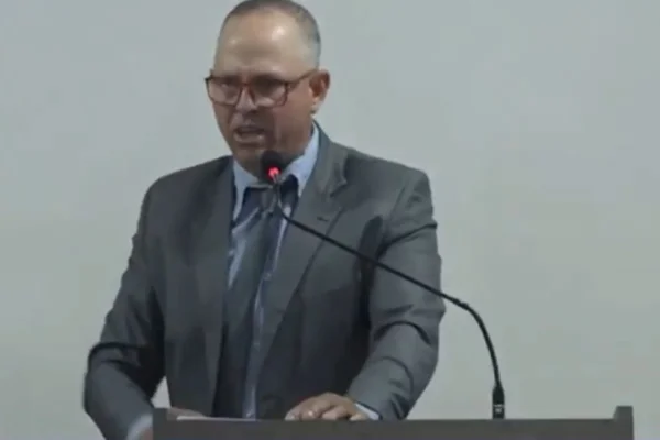 Imagem colorida, vereador que chamou prefeita de cachorra - Metrópoles