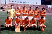 Conheça as histórias e polêmicas por trás de camisas das Copas - imagem 2 Conheça as histórias e polêmicas por trás de camisas das Copas - imagem 2