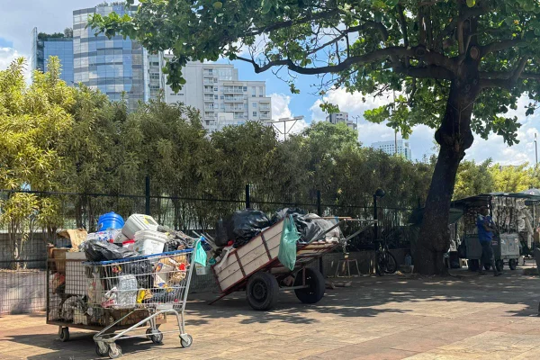 Itens de pessoas em situação de rua - Metrópoles