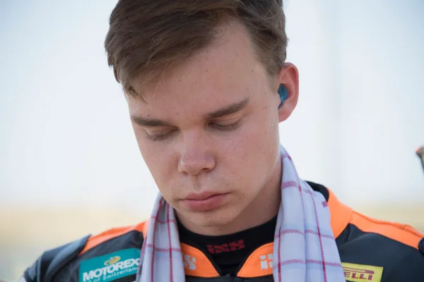 Piloto de 22 anos morre após politraumatismo em prova de superbike