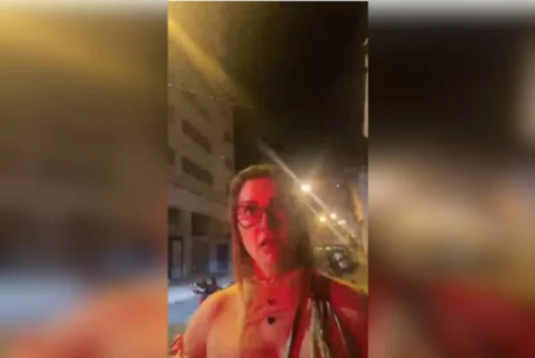 mulher de óculos