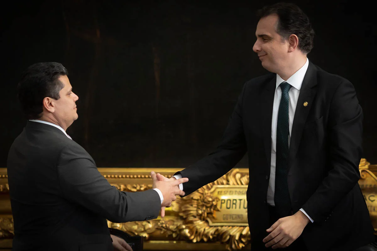 Alcolumbre liga para colegas e pede presença em Brasília por Pacheco no TCU
