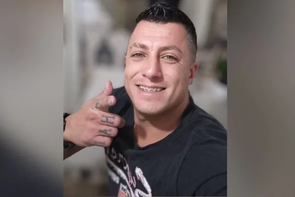 Imagem colorida mostra homem que morreu a facadas por rede de pesca - Metrópoles
