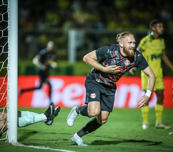 Isidro Pitta comemorando gol pelo Red Bull Bragantino