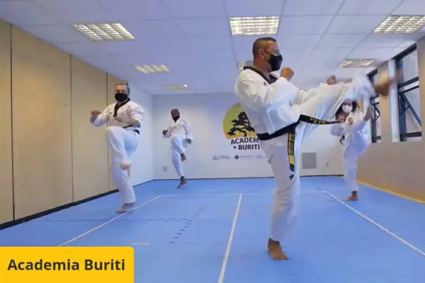 Academia Buriti oferece aulas de artes marciais