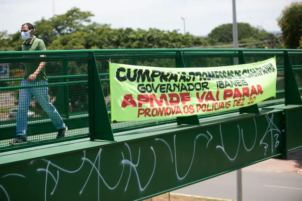 “PMDF vai parar”: sem redução do interstício, militares espalham faixas de protesto