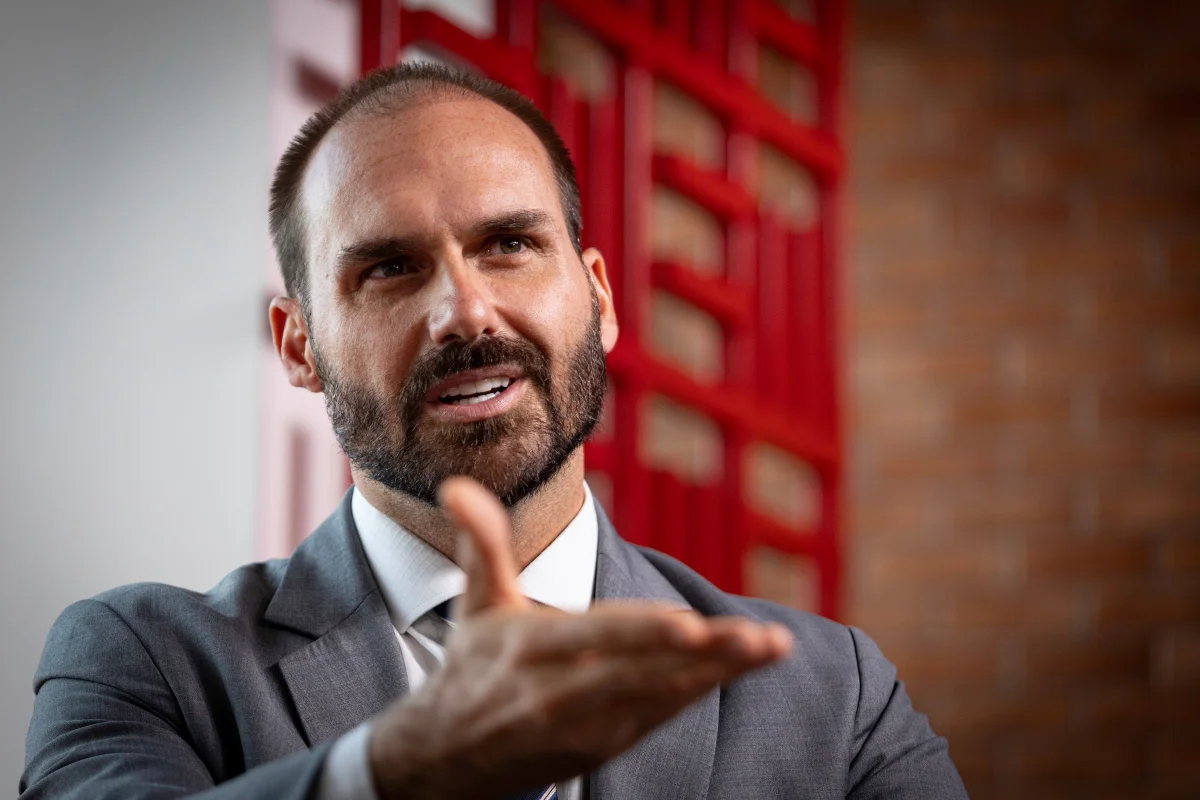 Eduardo Bolsonaro diz que Moraes "não tem coragem" de enfrentar Trump