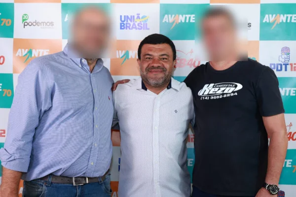 Vereador Gilson de Souza Carvalho (PSB), de Bariri (SP), réu por perseguir diretora de ensino. - Metrópoles