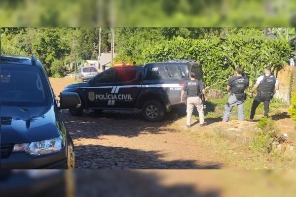 Mãe e padrasto são presos por estupro de criança