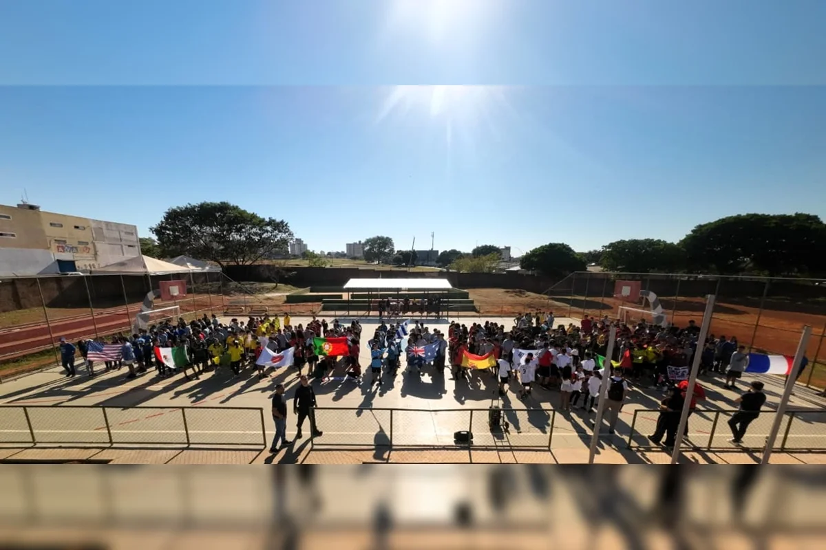 Por conta do calor extremo e da ausência de proteção solar, a direção cancelou o torneio interclasse previsto para ocorrer há duas semanas Por conta do calor extremo e da ausência de proteção solar, a direção cancelou o torneio interclasse previsto para ocorrer há duas semanas