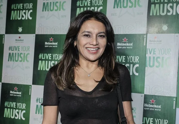Em setembro, Dira Paes começa a gravar a novela Verão 90 Graus