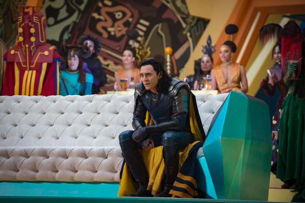 <b>Loki ainda mais loki?</b> O personagem de Tom Hiddleston, que sobra como um dos mais imprevisíveis e carismáticos do Universo Marvel, comanda Asgard desde "O Mundo Sombrio". O ator adiantou em entrevistas que prepara algumas surpresinhas (vingativas?) para o rival Hulk após a chacoalhada que ele levou do Verdão em "Vingadores" (2012) <b>Loki ainda mais loki?</b> O personagem de Tom Hiddleston, que sobra como um dos mais imprevisíveis e carismáticos do Universo Marvel, comanda Asgard desde "O Mundo Sombrio". O ator adiantou em entrevistas que prepara algumas surpresinhas (vingativas?) para o rival Hulk após a chacoalhada que ele levou do Verdão em "Vingadores" (2012)