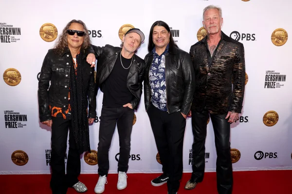 Foto colorida do Metallica - Metrópoles