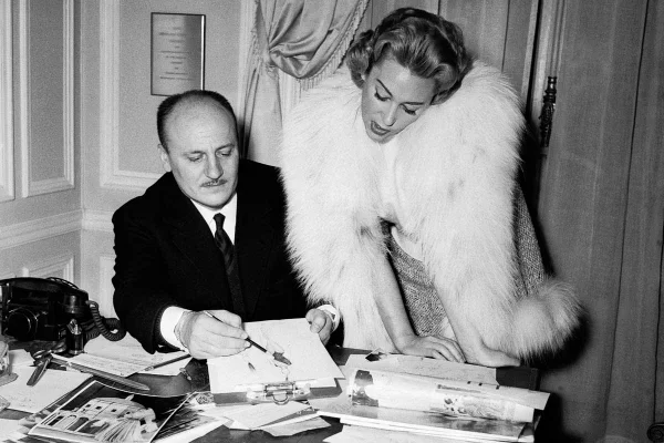 Estilista Pierre Balmain