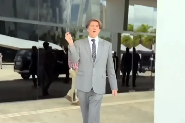 Cenas do teaser de Dark Horse, cinebiografia de Jair Bolsonaro