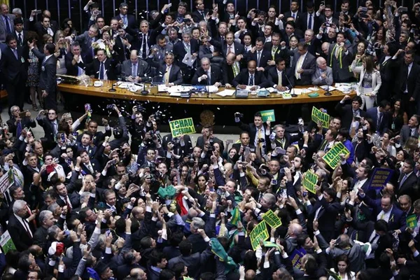 Câmara aprova o impeachment de Dilma Rousseff