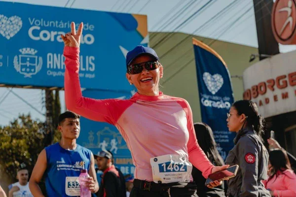 imagem colorida corrida de rua anapolis