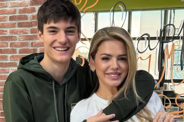 Mari Alexandre ao lado do filho, Záion, fruto do relacionamento com Fábio Jr.