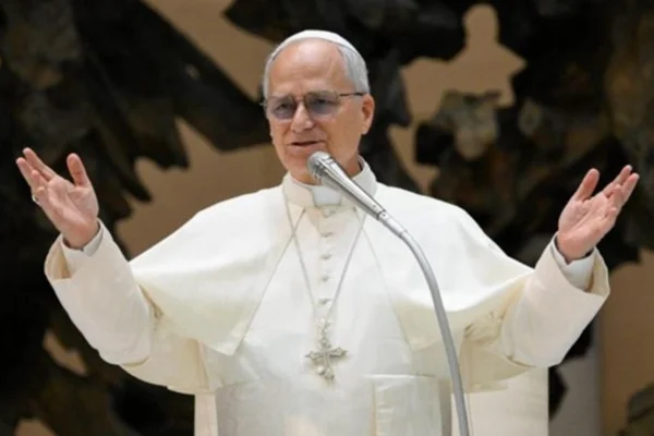 Imagem colorida do Papa Leão XIV