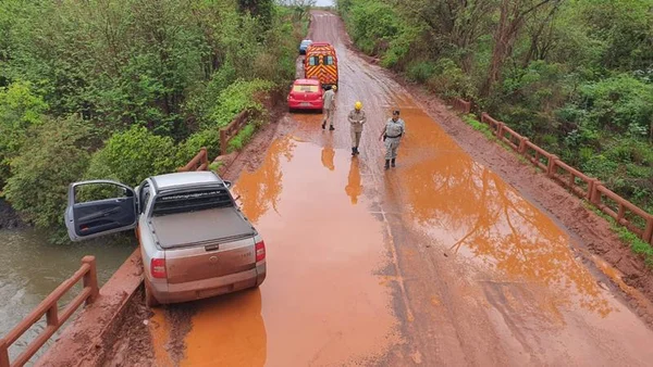goias homem cai rio bate ponte