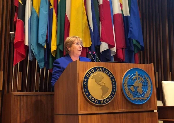 Bolsonaro ataca pai de Bachelet e defende golpe militar no Chile