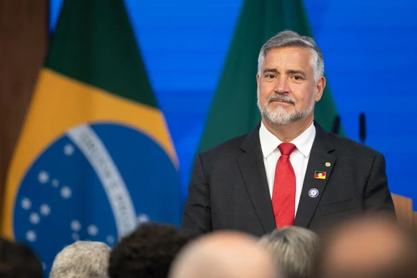 Governo oficializa ex-ministro Paulo Pimenta como líder na Câmara