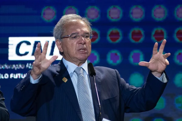 Paulo Guedes em evento da CNI