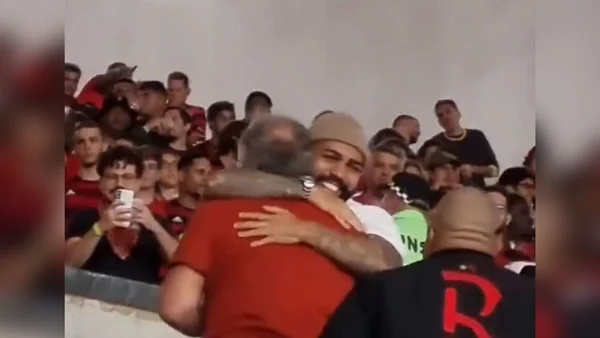 Gabigol e Zico se encontram em camarote no Maracanã