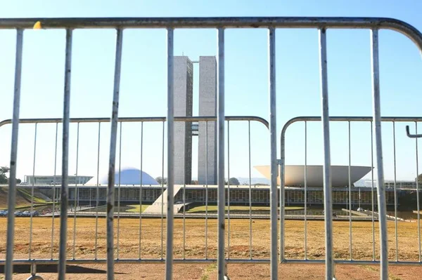 Impeachment terá mil policiais e agentes na Esplanada nesta terça