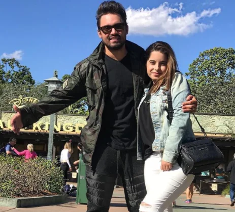 Fernando Zor e Kamily Zor juntos em parque