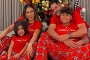 Simone Mendes, Kaká Diniz e os filhos posam durante as festas de Natal Simone Mendes, Kaká Diniz e os filhos posam durante as festas de Natal