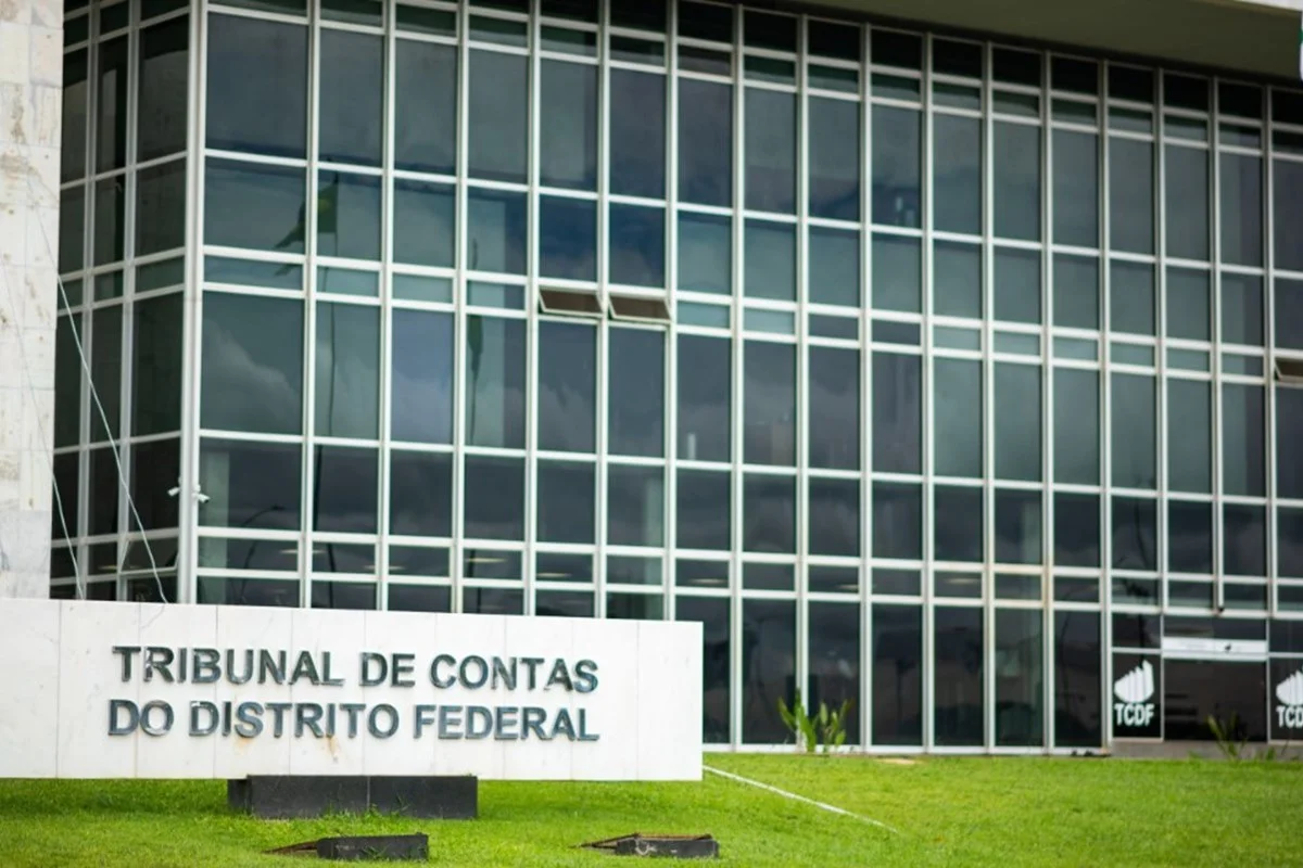 TCDF investiga contrato de uniformes escolares das escolas públicas do DF TCDF investiga contrato de uniformes escolares das escolas públicas do DF