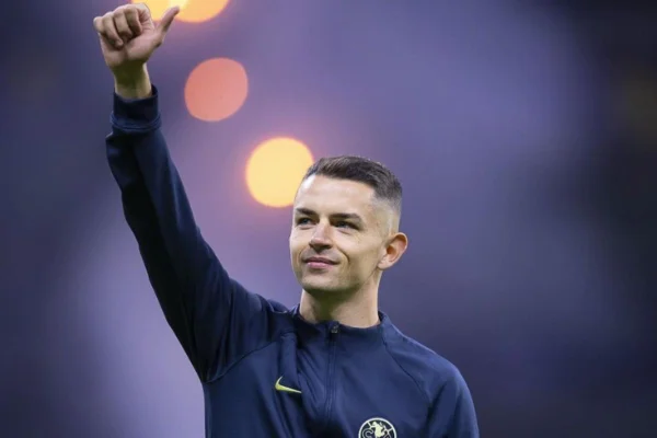 Torcedor pede para que ex-jogador do Real Madrid engravide sua esposa