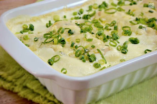 Almoço leve: faça a receita do canelone de palmito ao forno