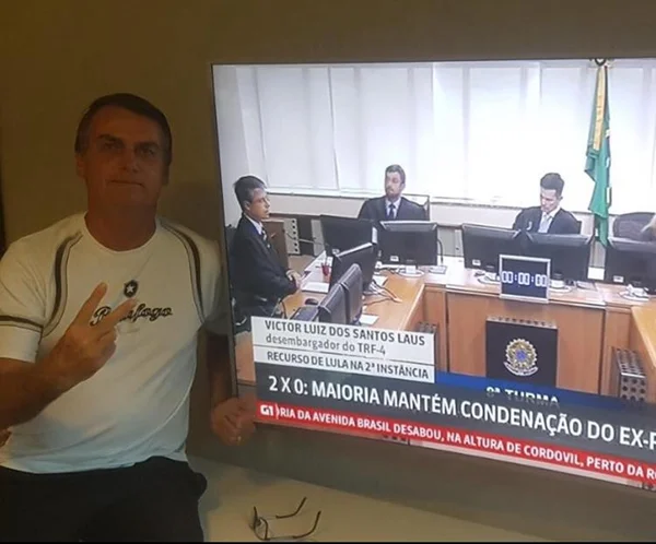 “Tiro de .50 na corrupção”, escreve Bolsonaro sobre julgamento de Lula