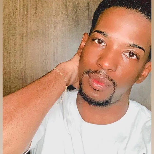 Diretor de escola de samba do Rio sofre racismo em mercado: “Gerente me seguiu”