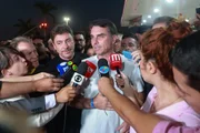 Em Goiás, Flávio Bolsonaro ameniza clima com Michelle: “Página virada” - imagem 2