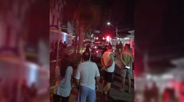 Policial de folga reage a assalto e atira 10 vezes contra criminosos